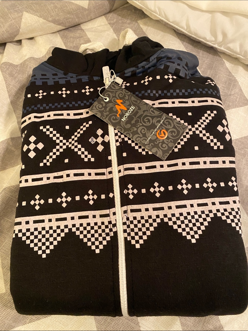 Kids size 11/12 NWT Black and Blue Zip-Up romper onesie pajamas with hoodie